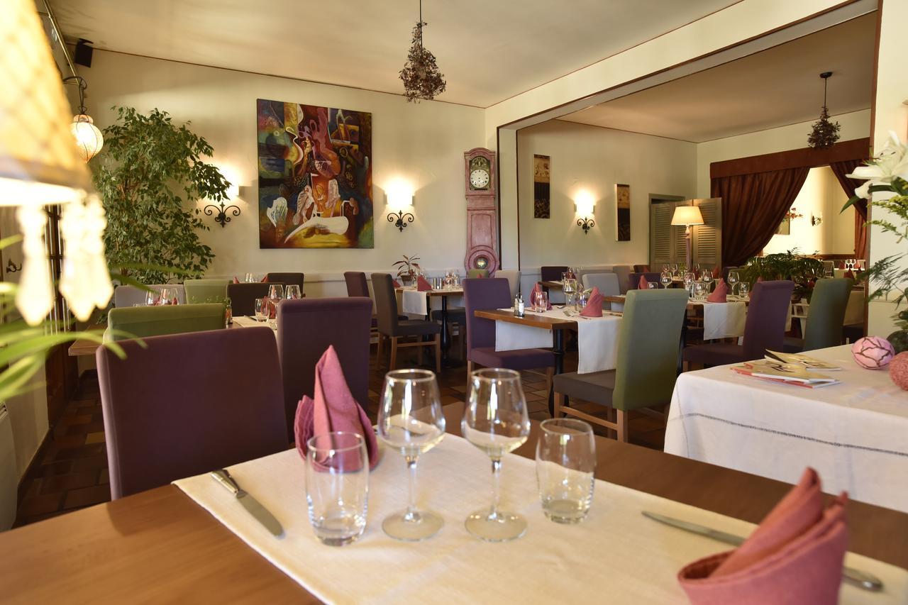 Logis Hotel-Restaurant Le Relais โอตรีฟส์ ภายนอก รูปภาพ
